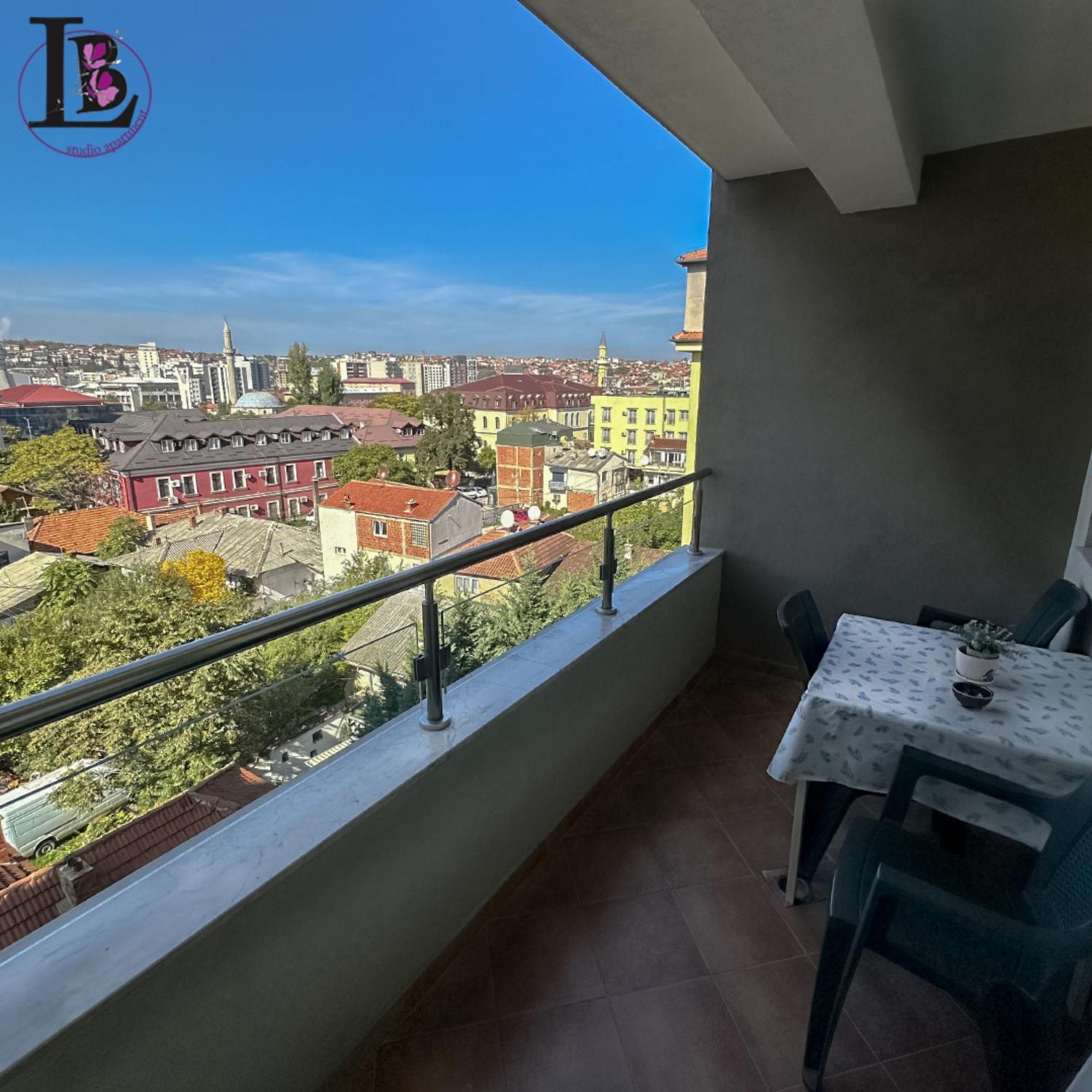 L&B Studio Apartment Pristina Exterior foto